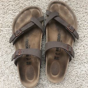 Unisex toe strap Birkenstock’s